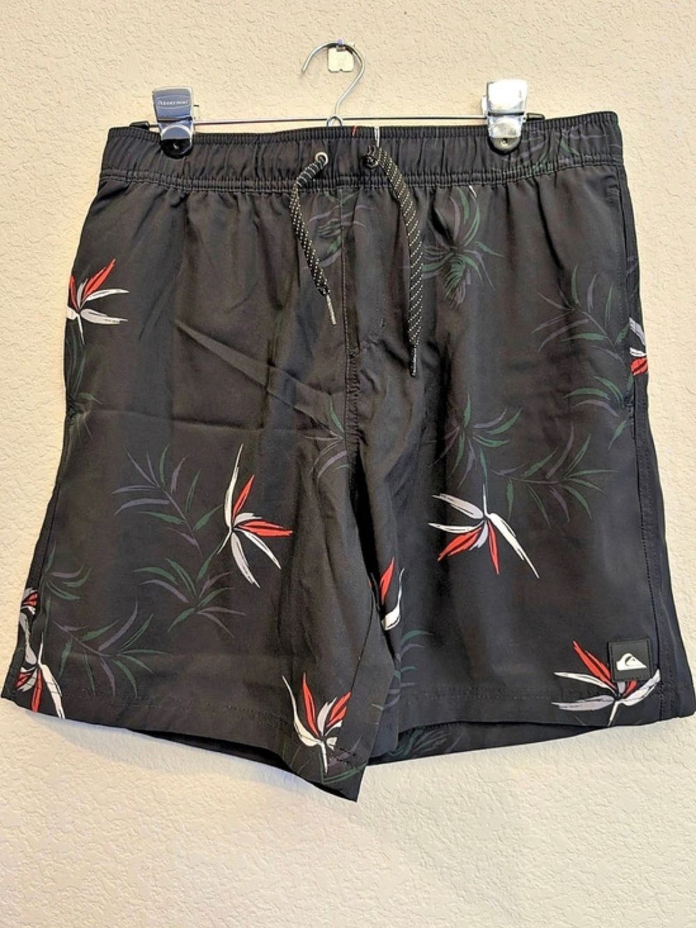 NWT Quiksilver Everyday Division Volley Men's Swim Trunks Black Size Medium